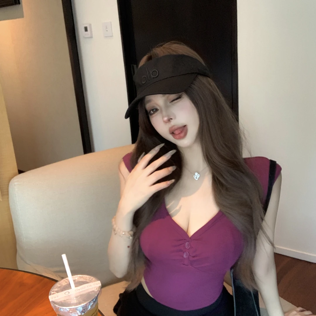 法式新款纯欲辣妹气质性感收腰显瘦v领无袖背心短款T恤百搭上衣