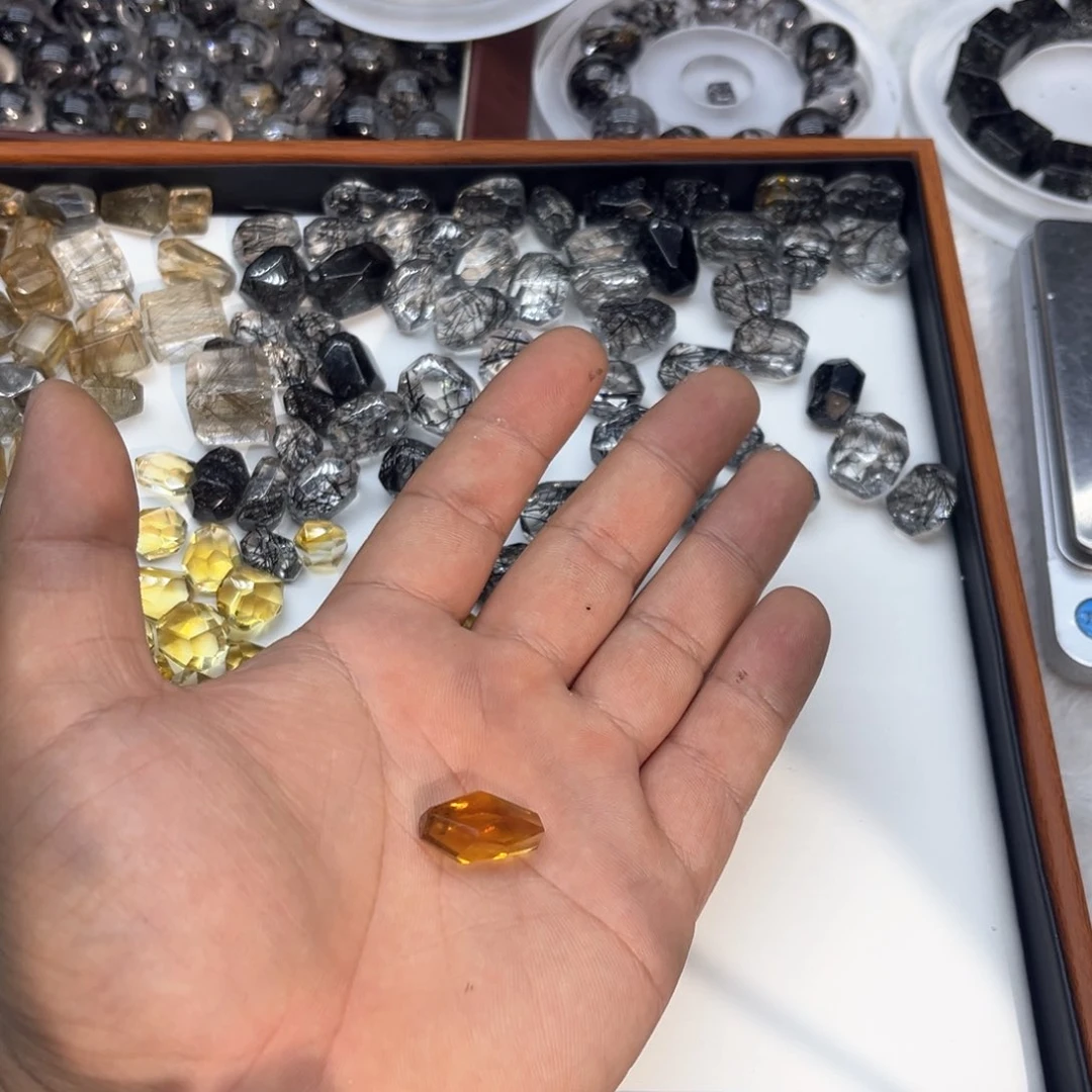 未镶嵌珠宝半成品水晶M****?8号