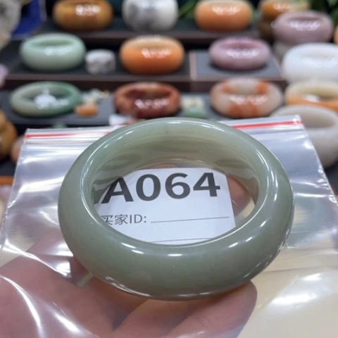 未镶嵌手镯石英质玉