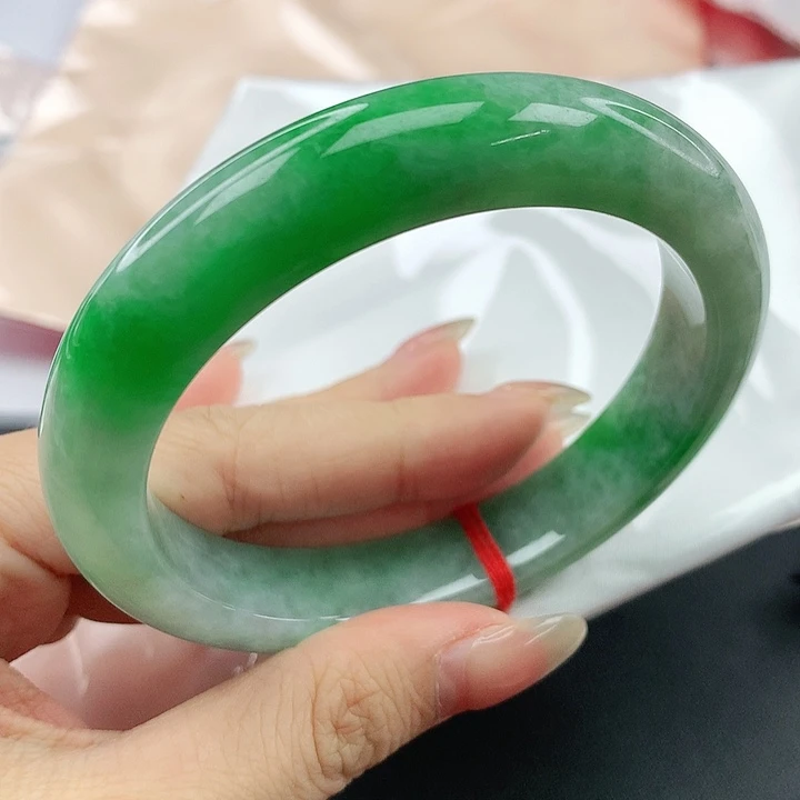 未镶嵌手镯翡翠，927