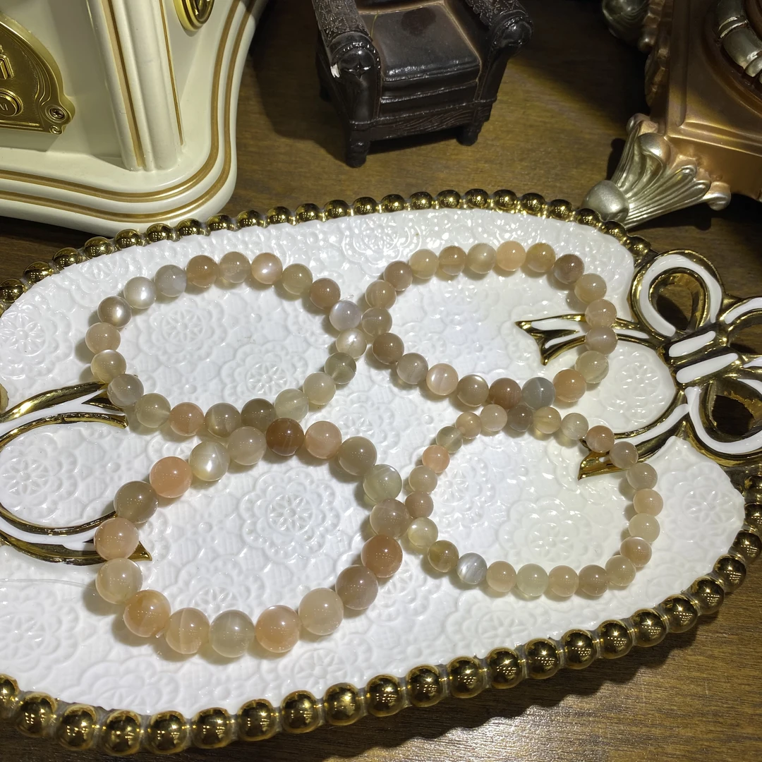 D778-天然高品质奶茶彩月光石手串单圈-多样性发其一