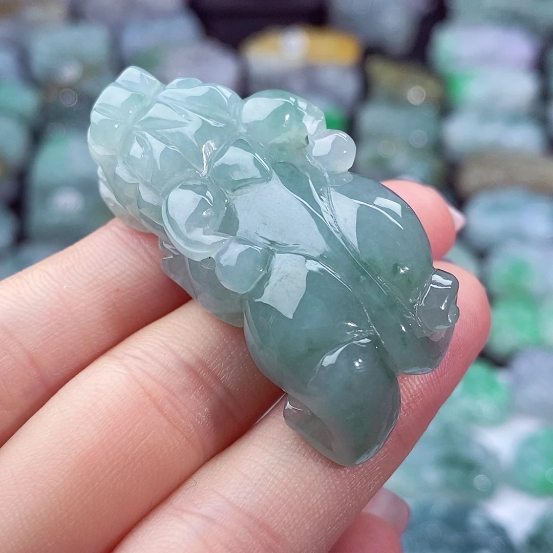 颈饰未镶嵌翡翠天然