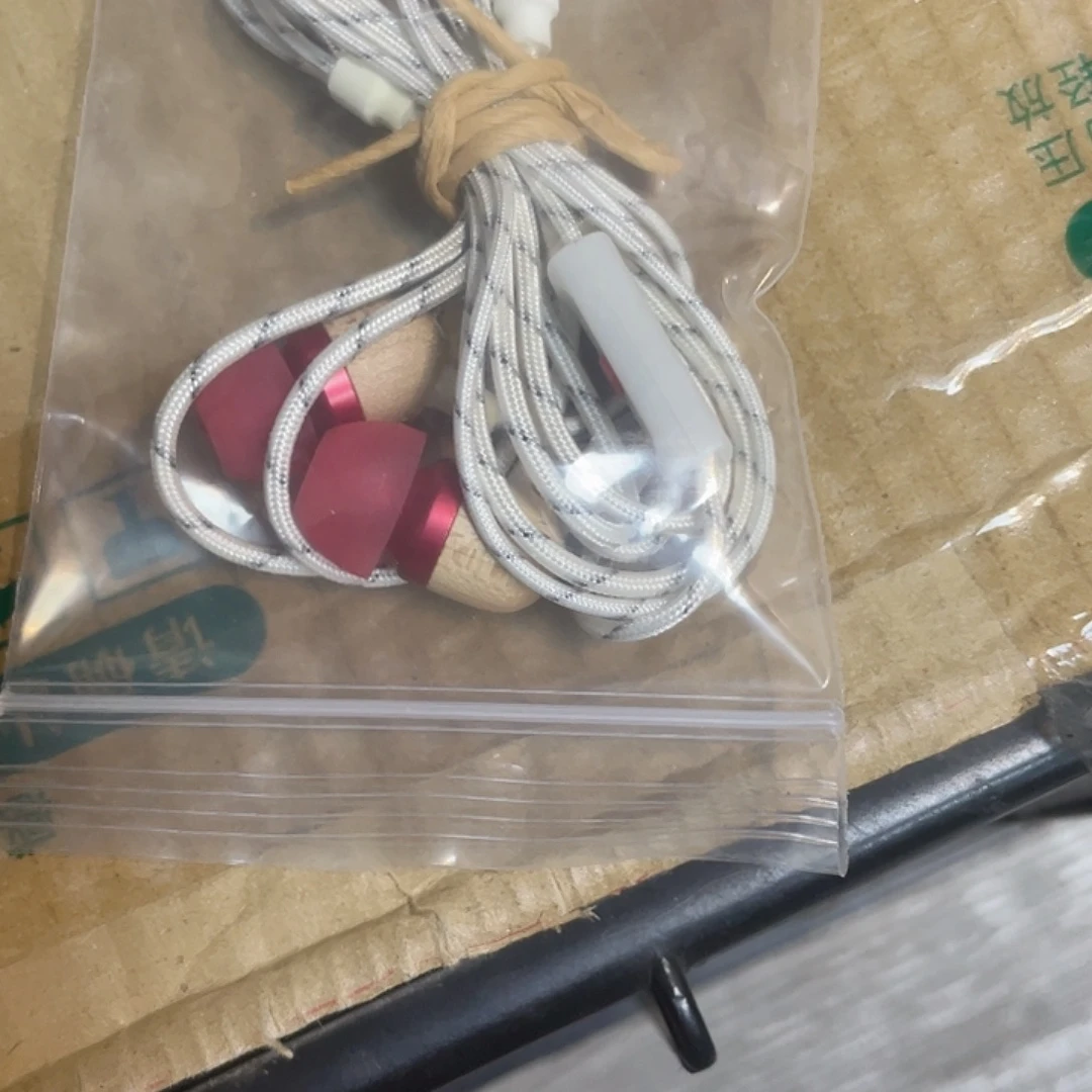 奥***司8号入耳式耳机白色线材