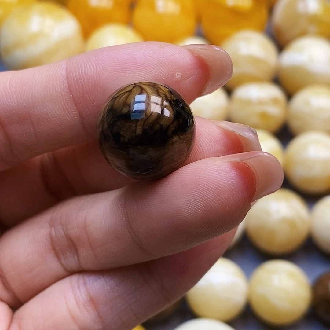 蜜蜡未镶嵌珠宝奇石