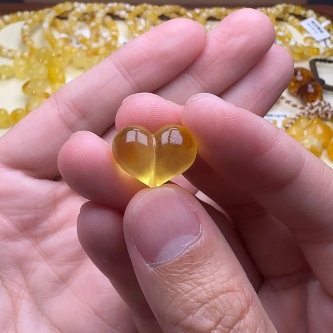 琥珀未镶嵌裸石01