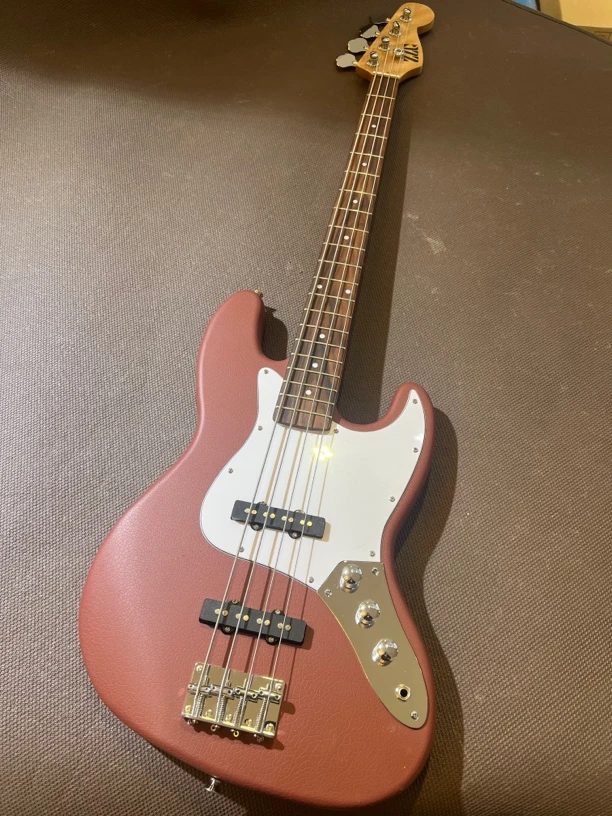 高端漆面款电贝司