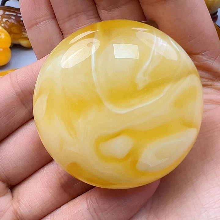 蜜蜡未镶嵌珠宝奇石