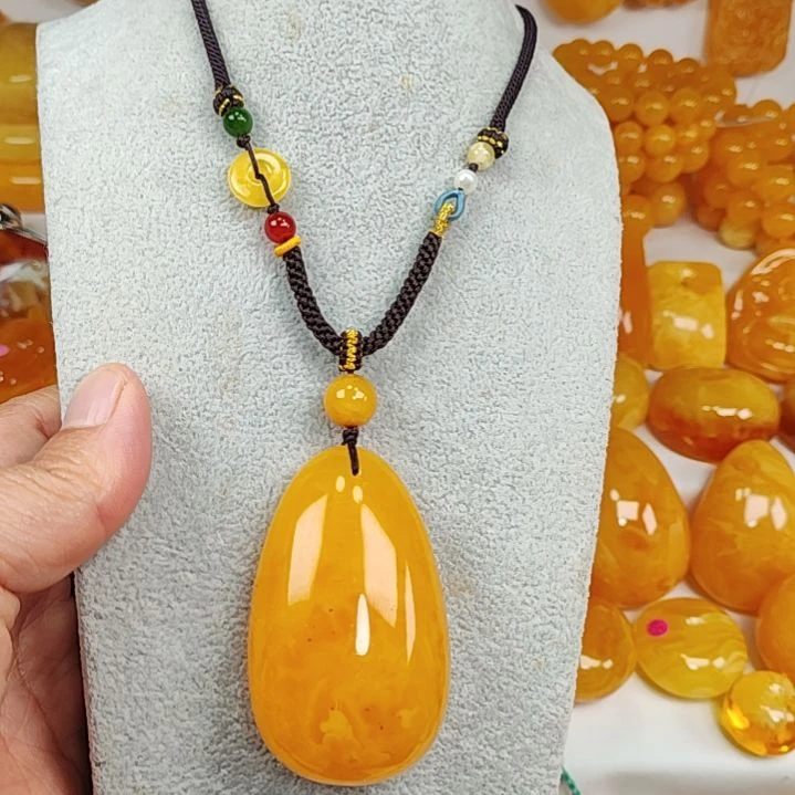 蜜蜡吊坠(赠链)未镶嵌