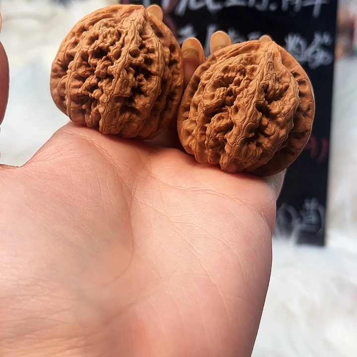 文玩核桃吊坠大粗筋