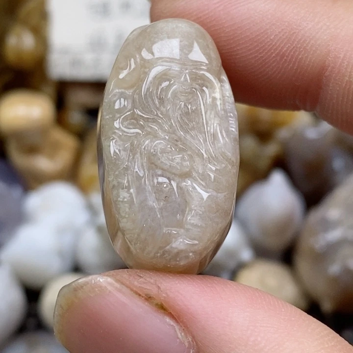 颈饰未镶嵌硅化珊瑚（珊瑚玉）小