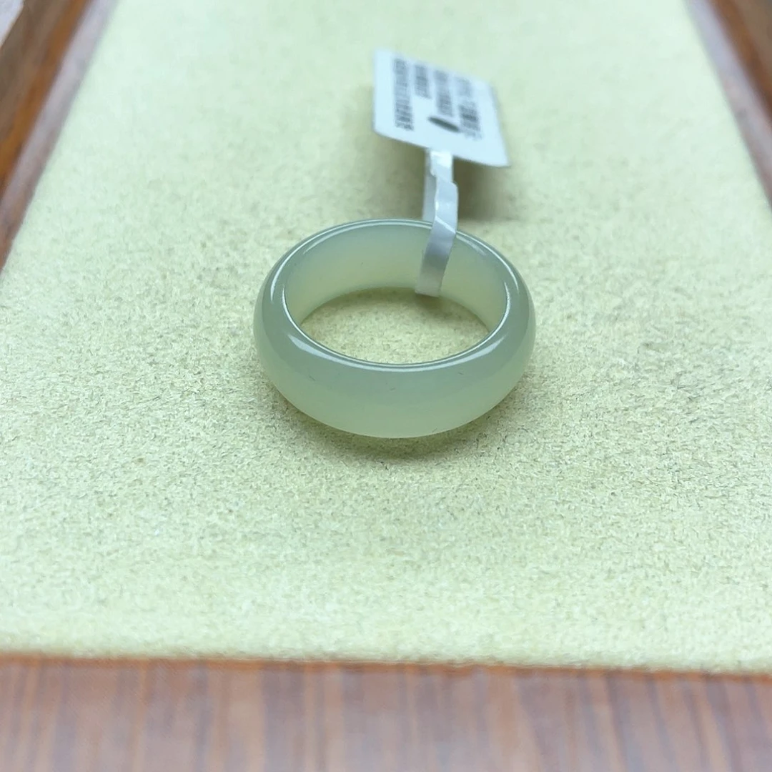未镶嵌戒指和田玉129青白宽条13码