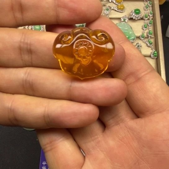 琥珀未镶嵌颈饰天然