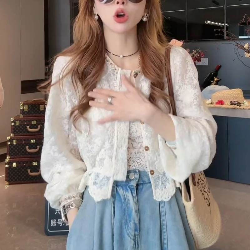 时尚蕾丝衬衫女2025春季新款设计感休闲百搭长袖上衣LK2502546