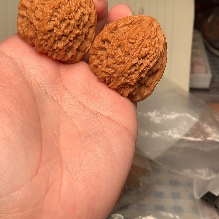 36尺寸涿鹿南疆文玩核桃有黄