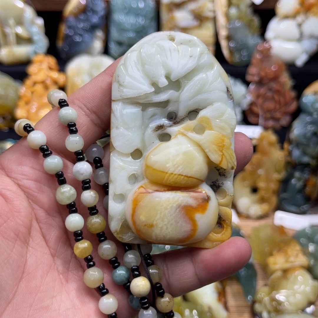 蛇纹石玉未镶嵌颈饰