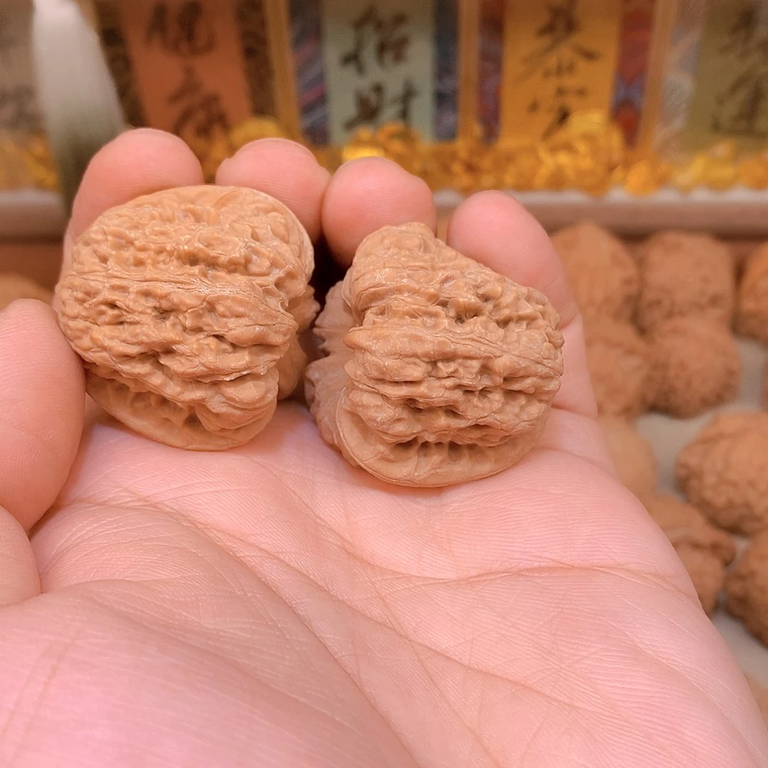 文玩核桃把件平谷凹底