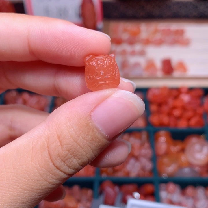 麻***奶南红玛瑙未镶嵌南红醒狮