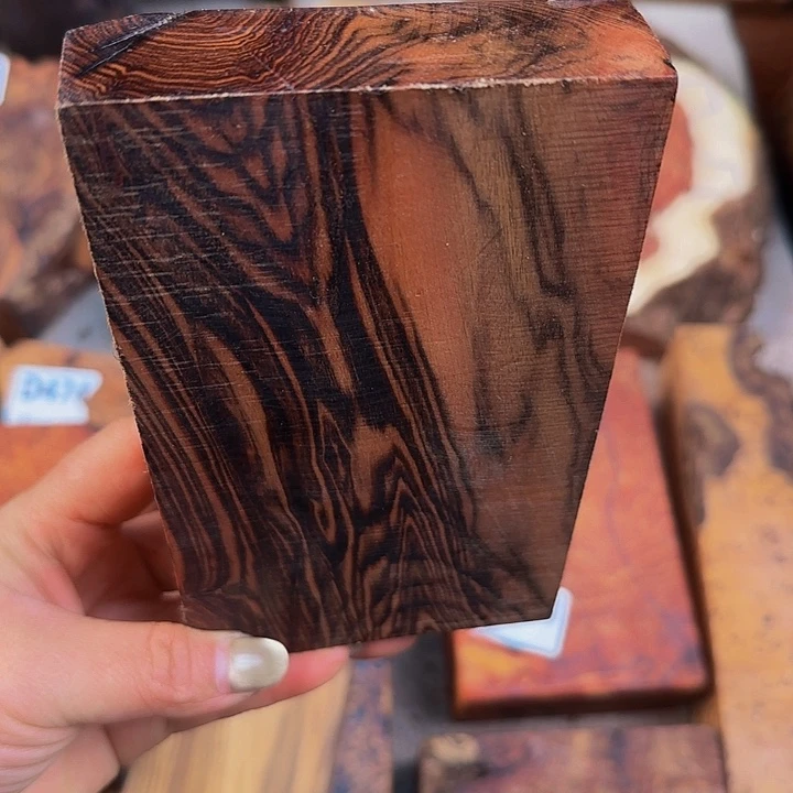 木优***o贵黄黑油乱纹料子