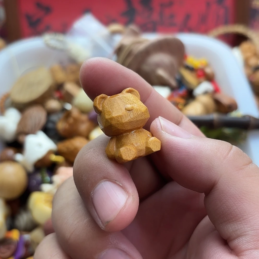 无非金属檀木刻面熊