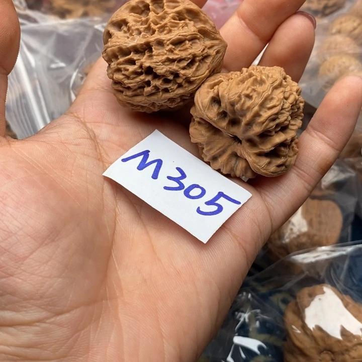 文玩核桃把件野牛
