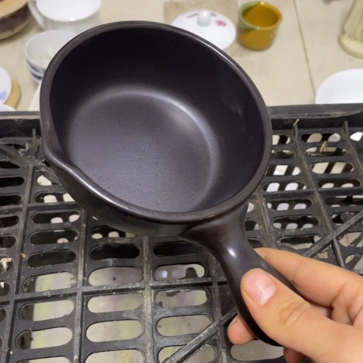 其他盘子碗砂锅都有