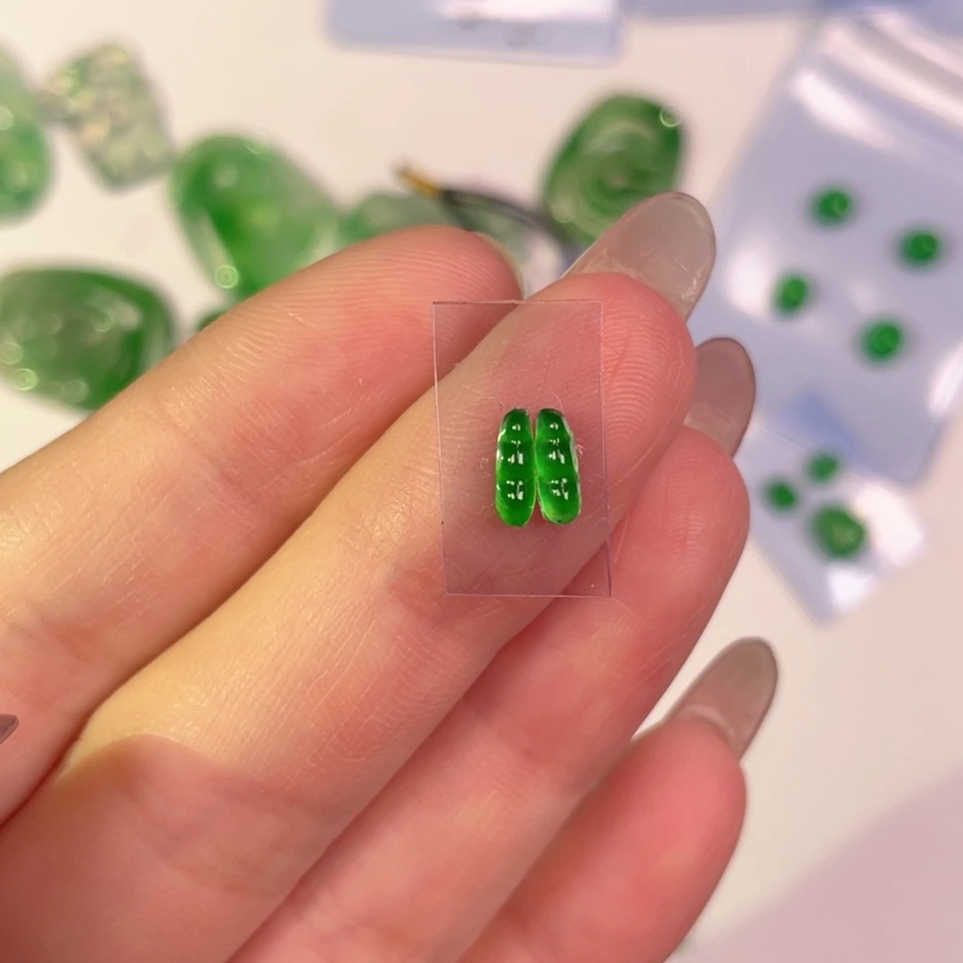 翡翠未镶嵌颈饰裸石