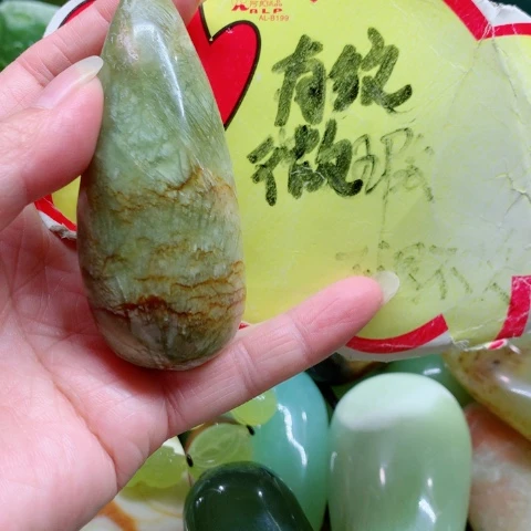 蛇纹石玉未镶嵌手把件
