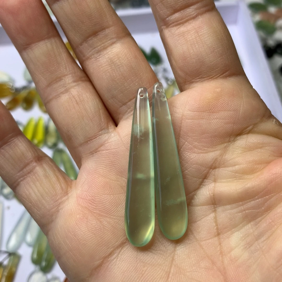 未镶嵌蛇纹石玉耳环