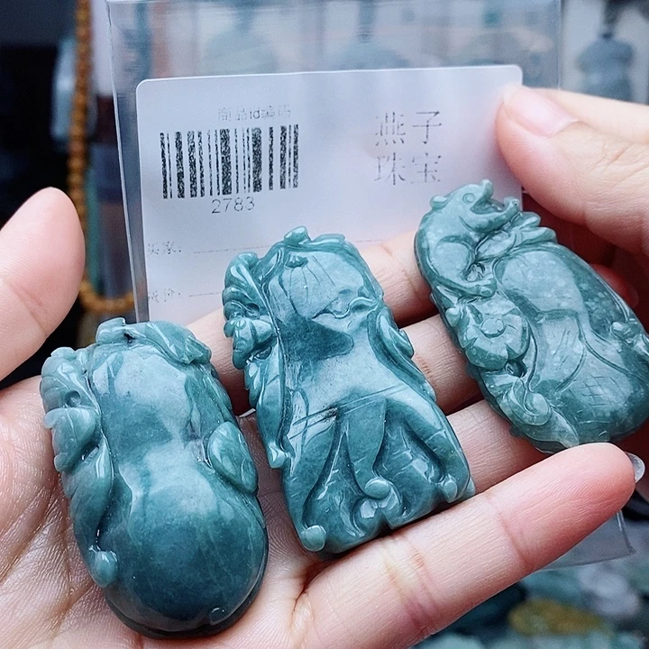 翡翠未镶嵌颈饰翡翠