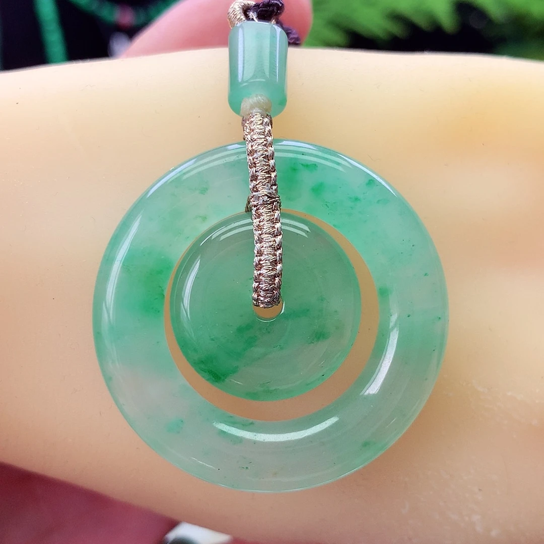 石英质玉未镶嵌颈饰