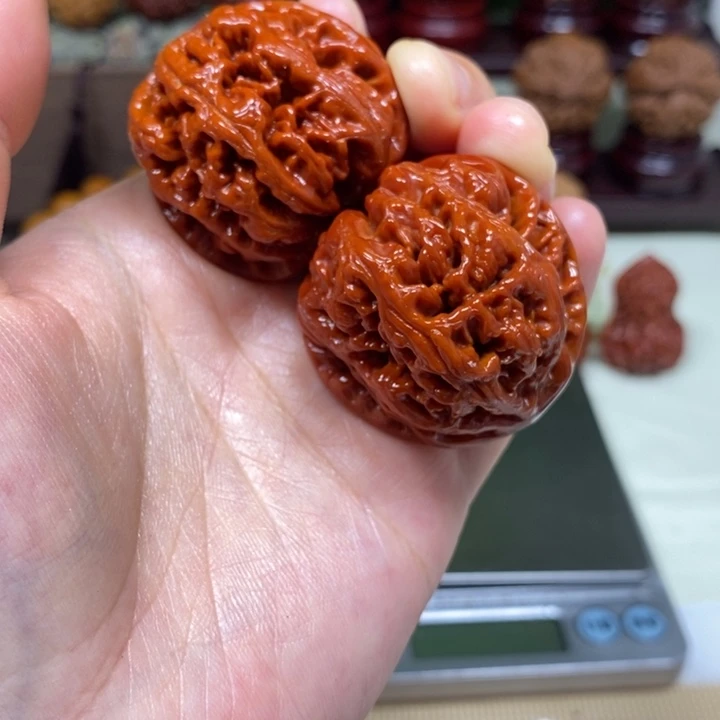 文玩核桃吊坠粗筋