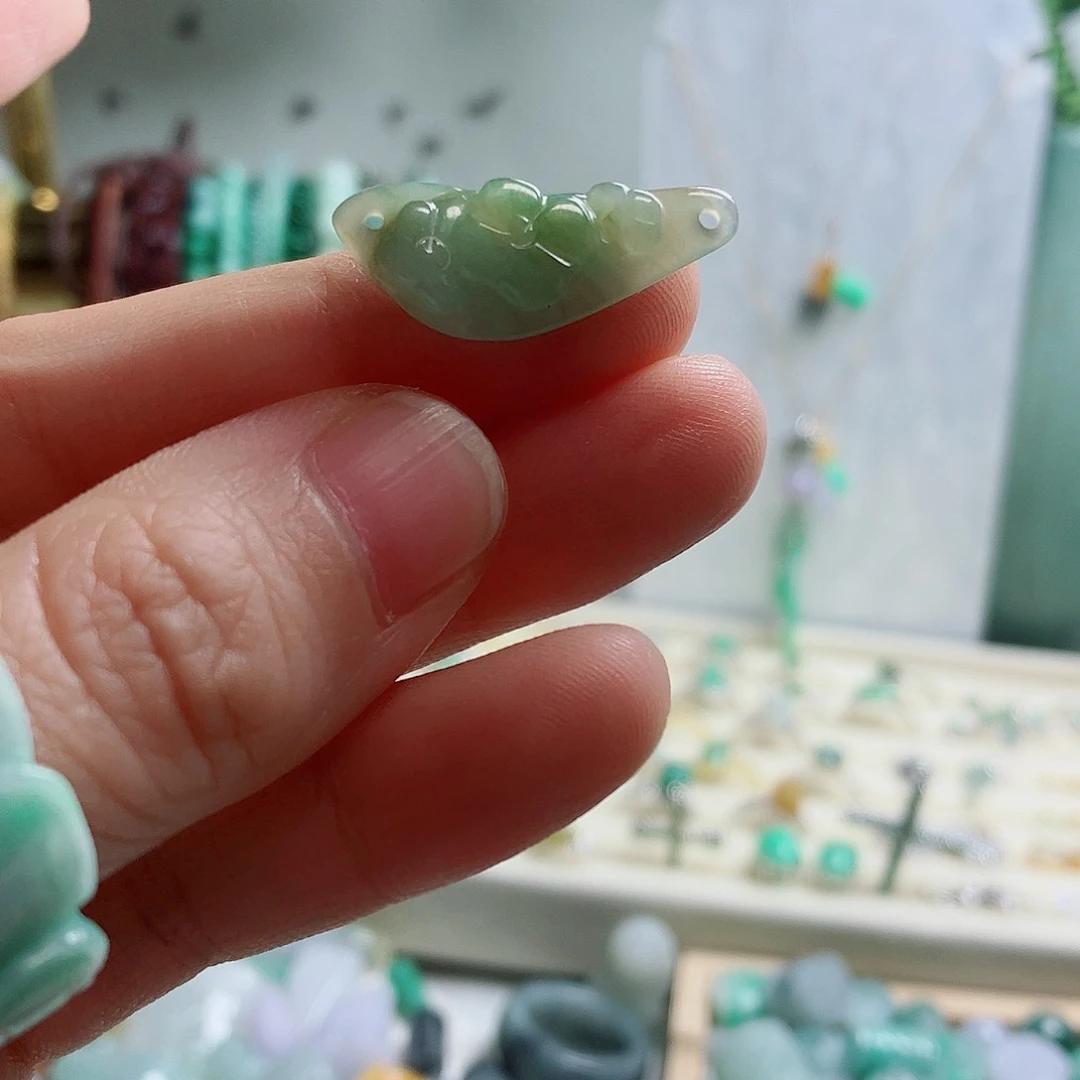 翡翠未镶嵌颈饰玉衡