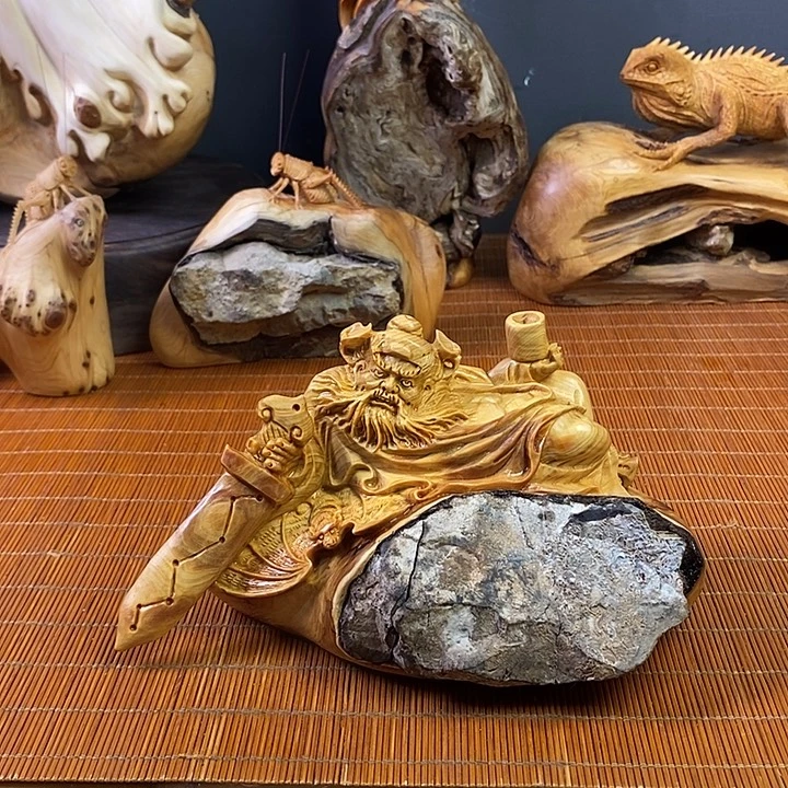 柏木（崖柏）钟馗纳福