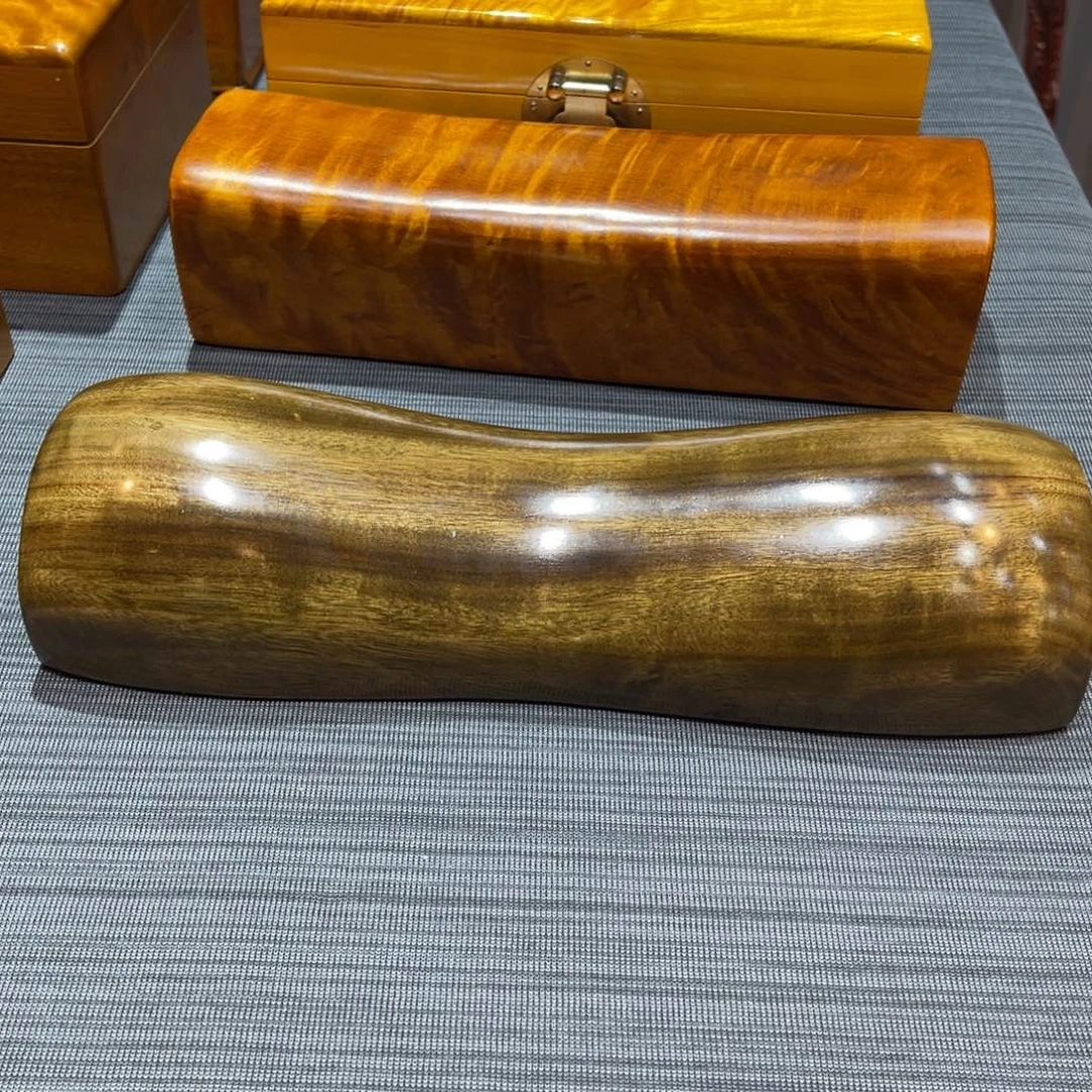 德***资成套家具紫檀木类，枕头