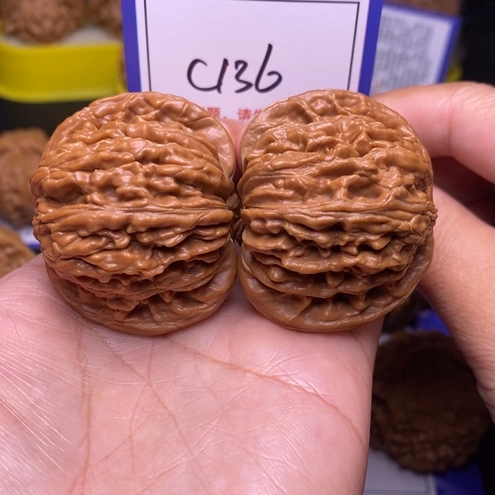 文玩核桃把件45四座楼c136