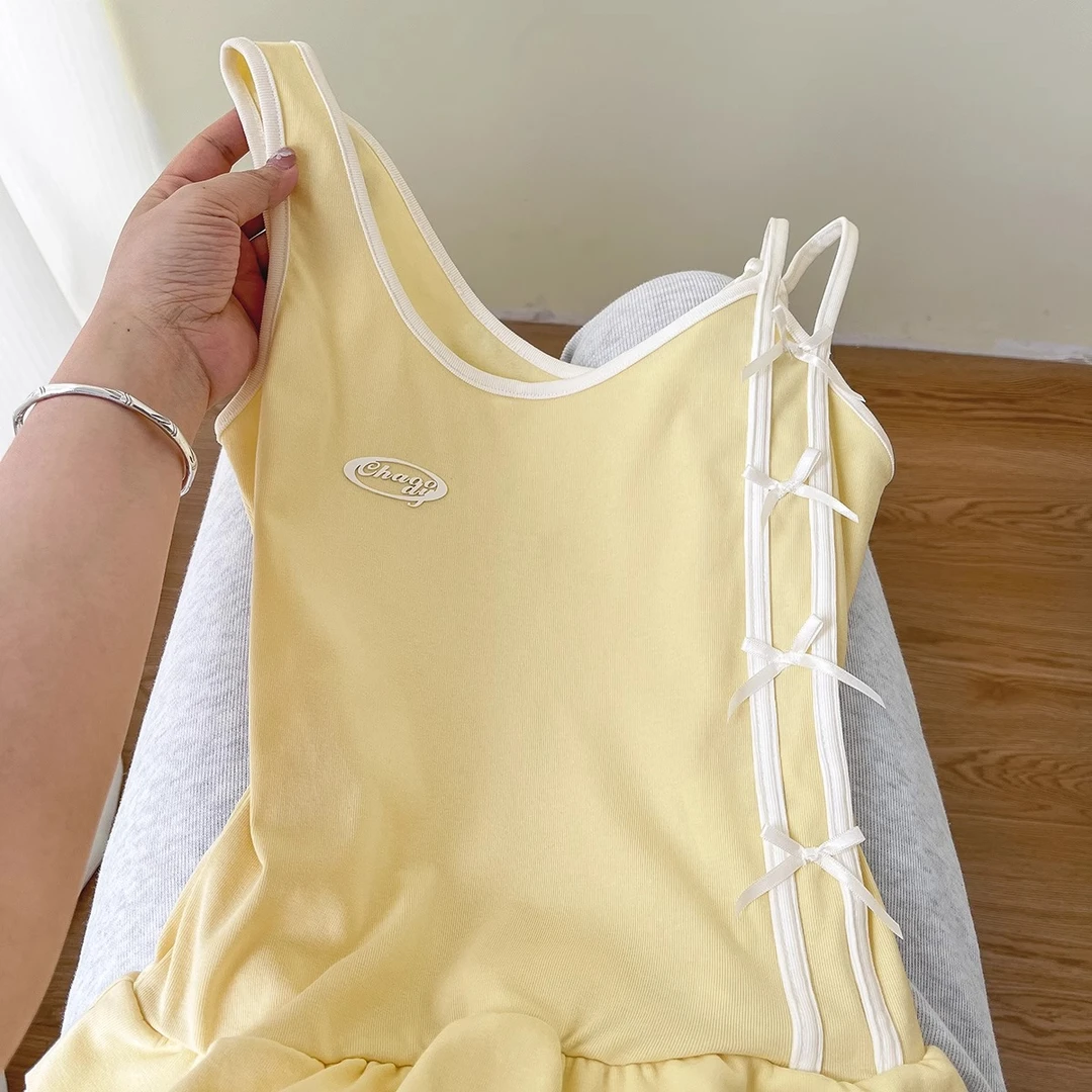夏季嫩黄色上衣多巴胺穿搭蝴蝶结百搭显瘦修身设计感吊带背心女