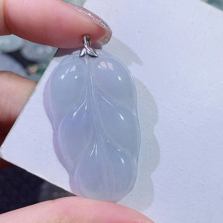 翡翠18K金镶嵌颈饰叶子