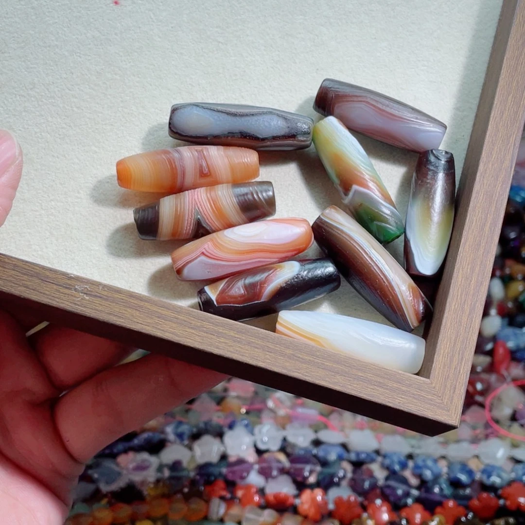 石英质玉橘皮老孔雀大孔玛瑙13×37mm，2颗未镶嵌