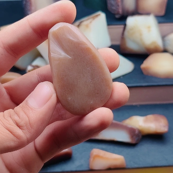 和田玉（糖玉）未镶嵌颈饰