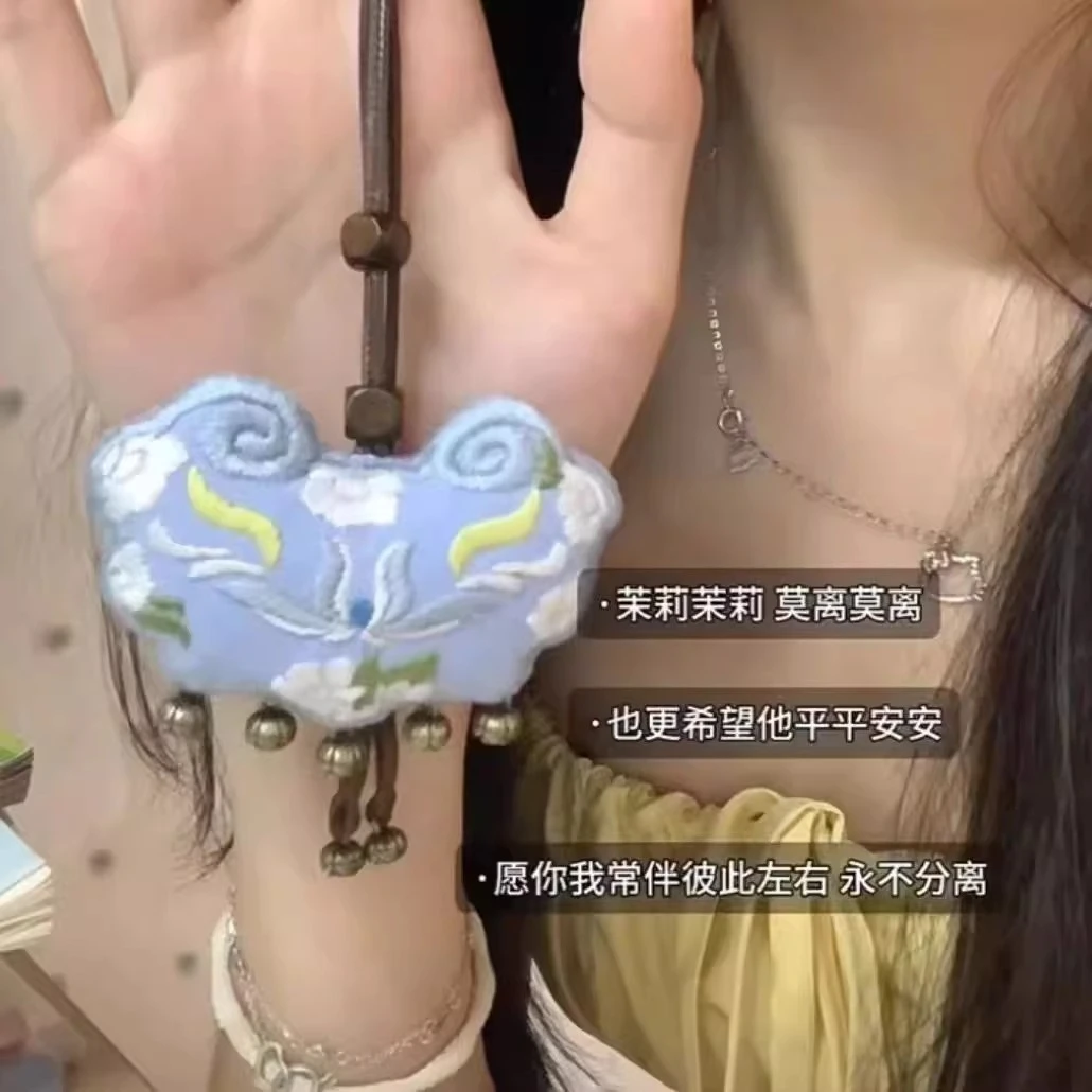 DIY亲手缝制的浪漫茉莉花刺绣香囊荷包小公主会高兴很久吧如意锁