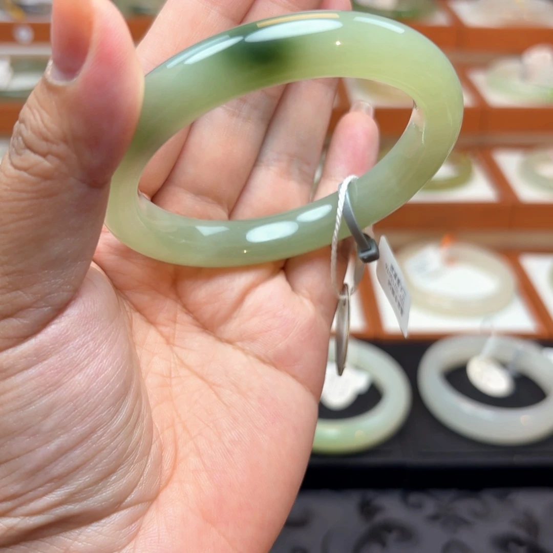 和田玉手镯未镶嵌蓝翠58