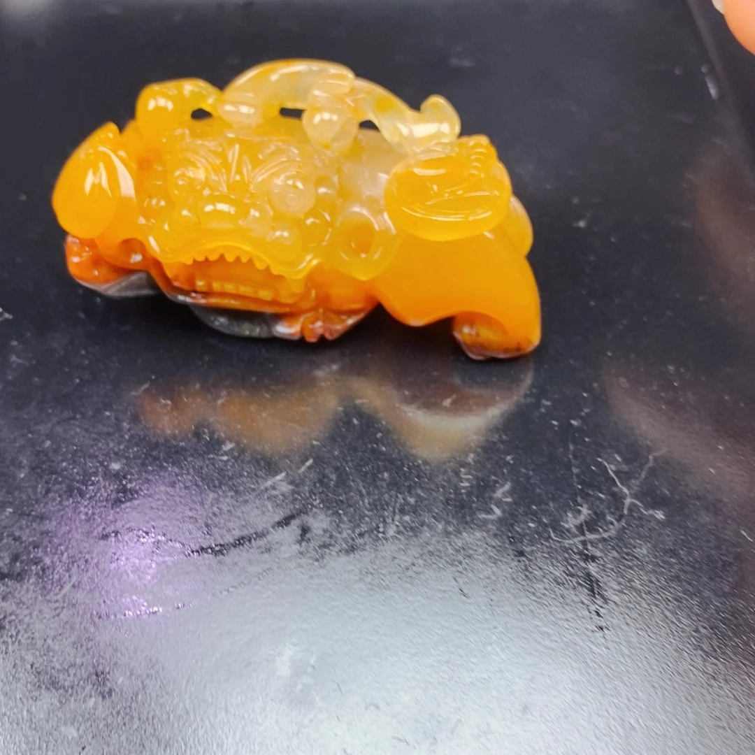 石英质玉（黄龙玉）未镶嵌颈饰