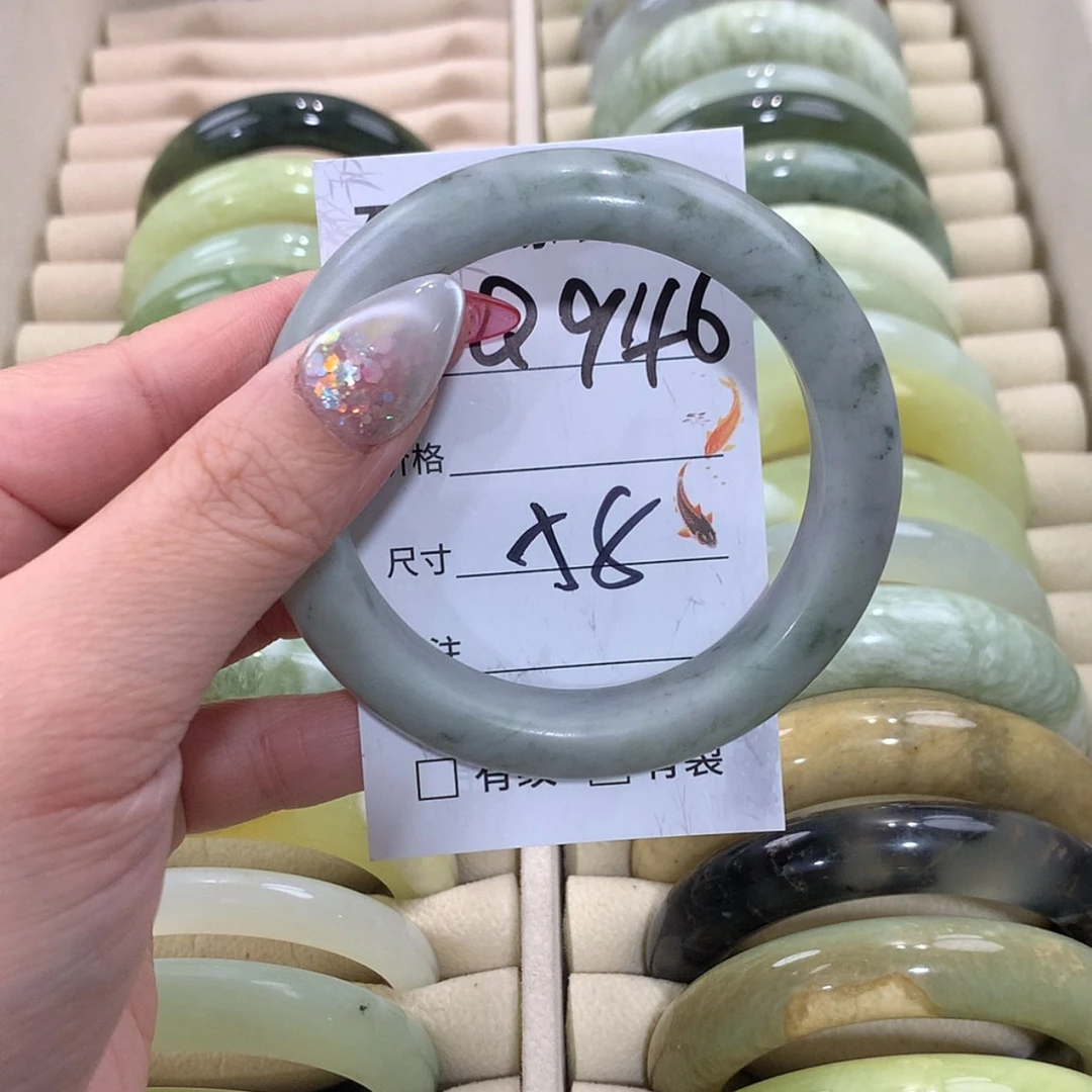 【闪购商品】未镶嵌蛇纹石玉手镯