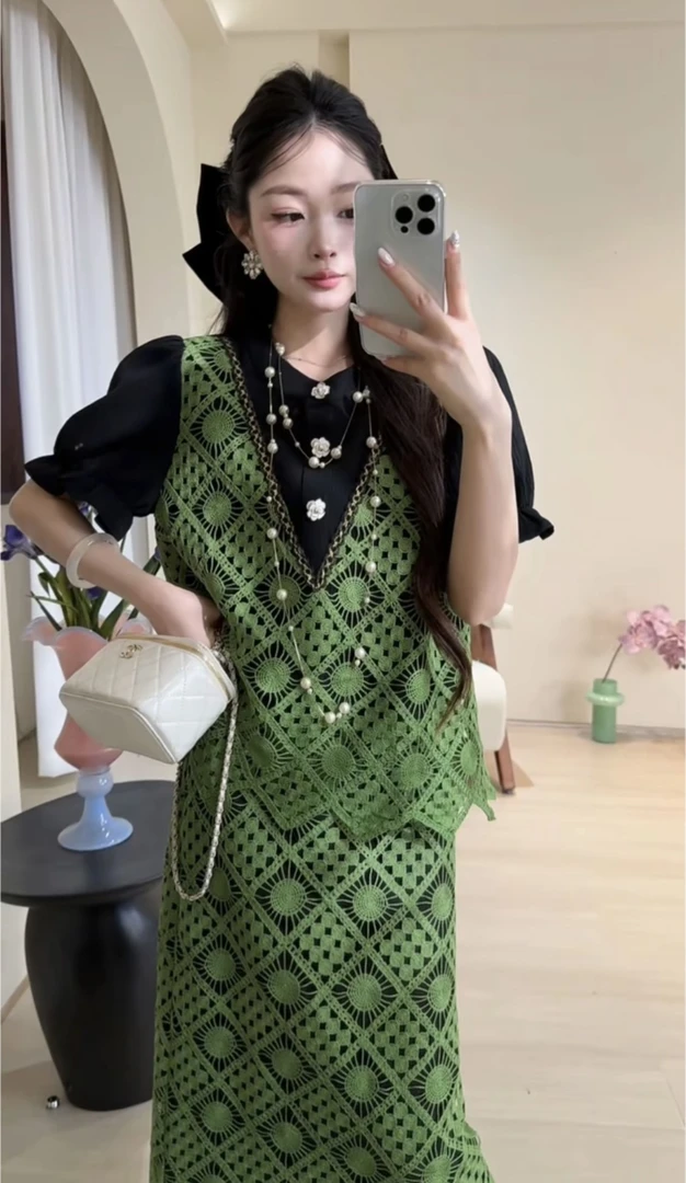 十一原创【氧气森林】套装 绿色清爽镂空拼接显瘦气质