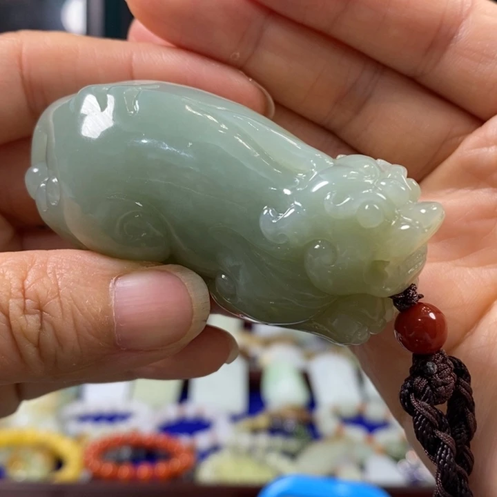 和田玉未镶嵌把件悟