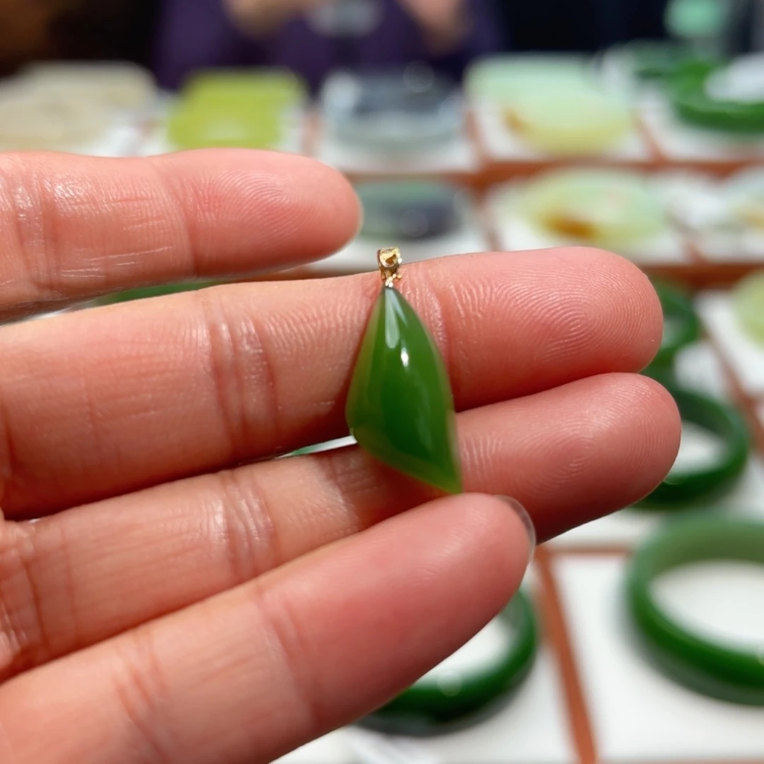 和田玉颈饰18K金镶嵌