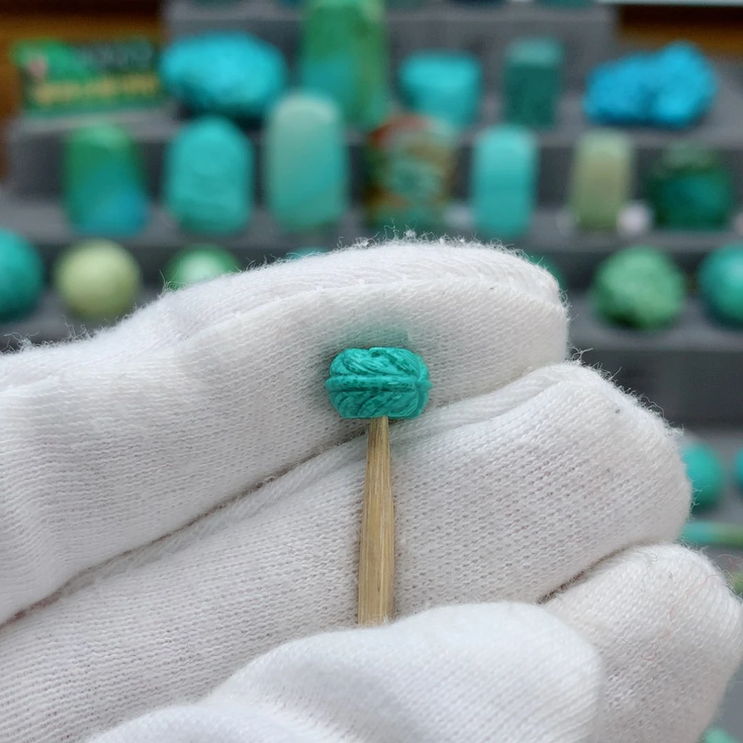 绿松石颈饰未镶嵌