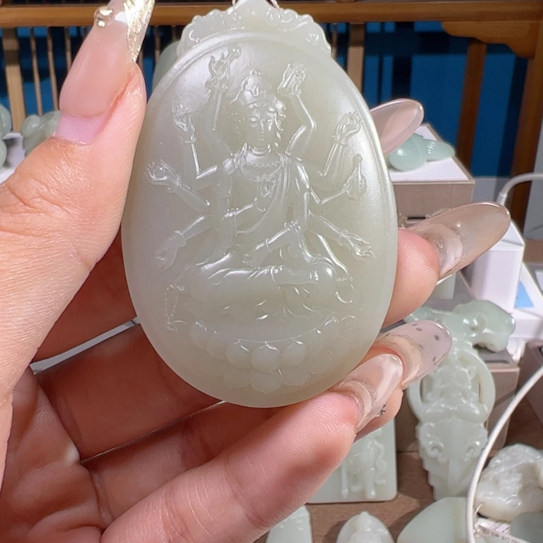 颈饰未镶嵌和田玉（糖玉）