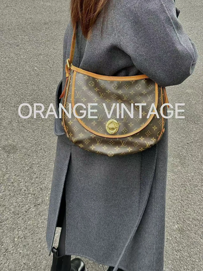 95新 LV  lv 老花金豆大号挎包