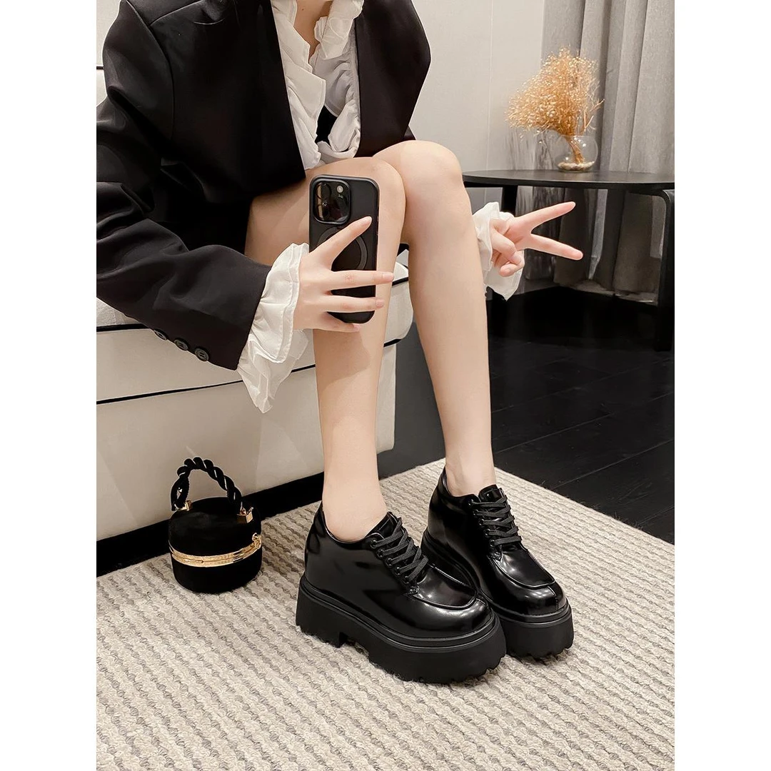 14公分内增高小皮鞋新款小个子女鞋10CM黑色厚底小码33加绒松糕鞋